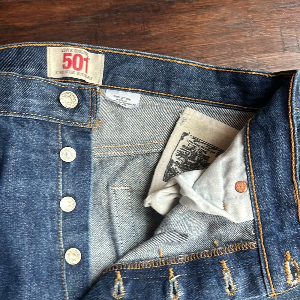 Vintage 80’s-90’s Levi 501 Jeans - Picture 6 of 6